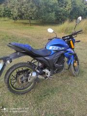 Suzuki Gixxer Dual Disc Dual Tone